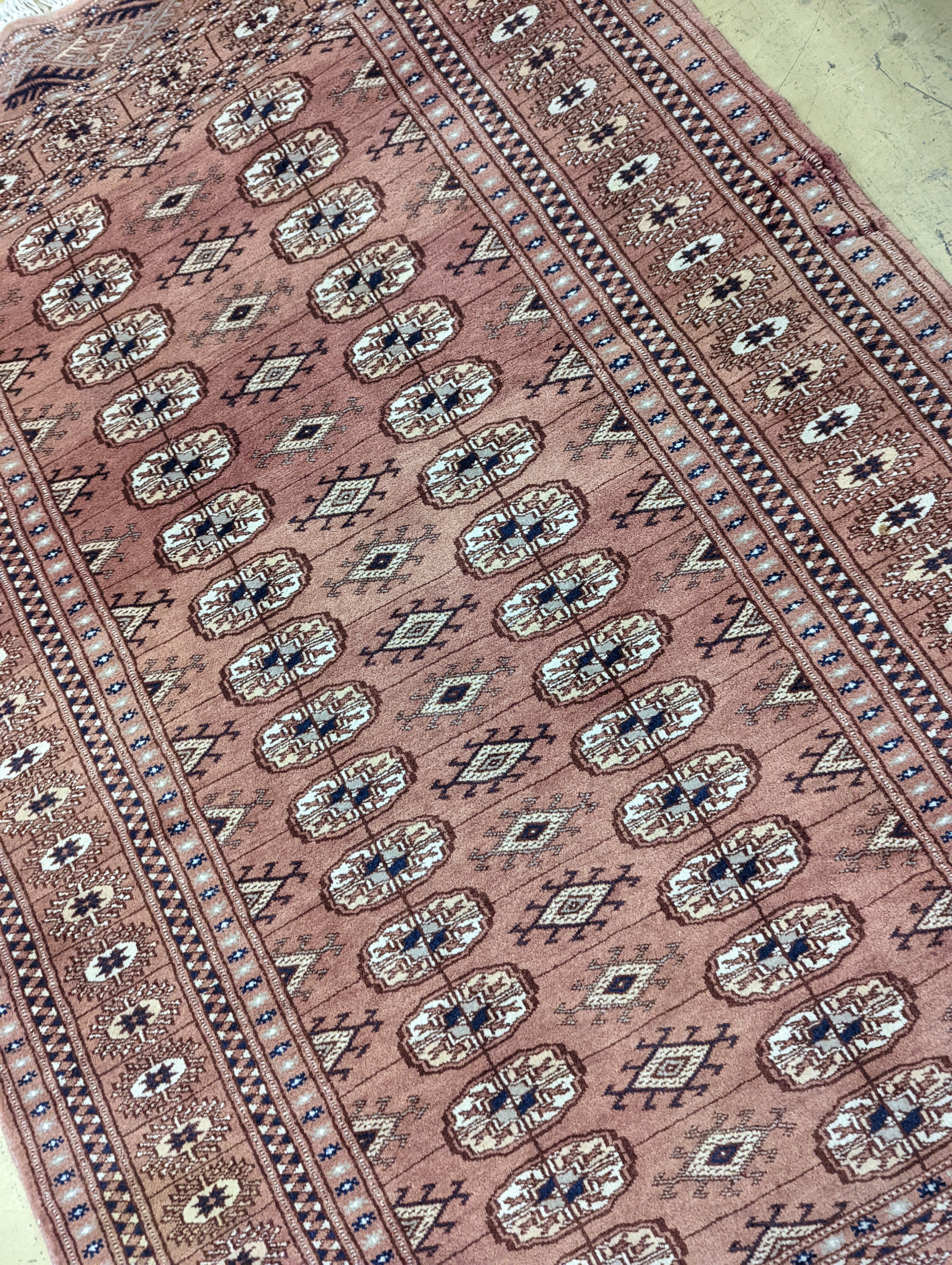 A Bokhara rug. 150x100cm.